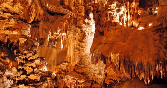 251-region-grotte-des-demoiselles-2-1600x850